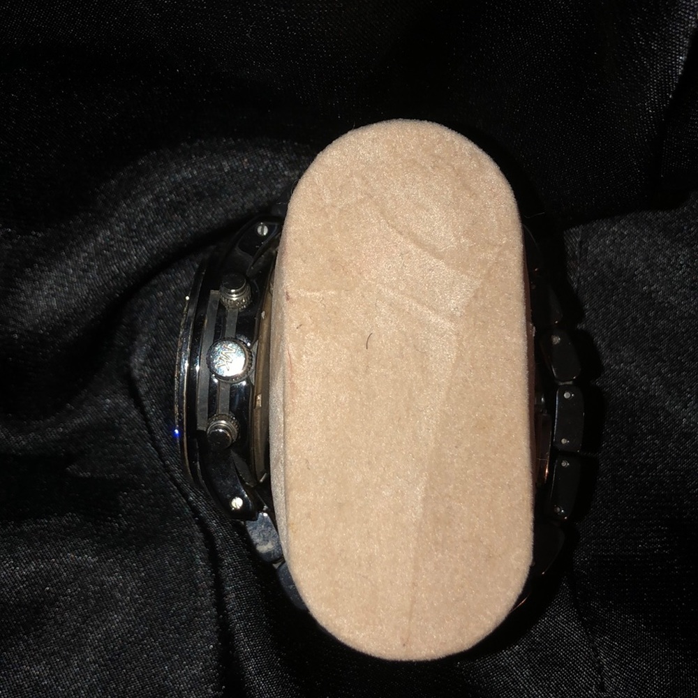 Ladies Designer watch - Picture 3 of 4